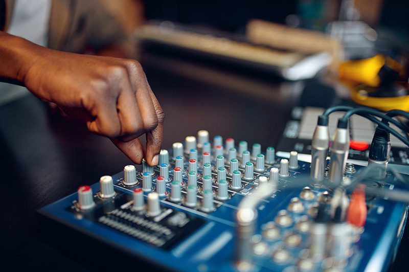 DJ Disc Jockey Wedding Mill Run Golf Club Uxbridge